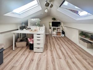Loft room- click for photo gallery